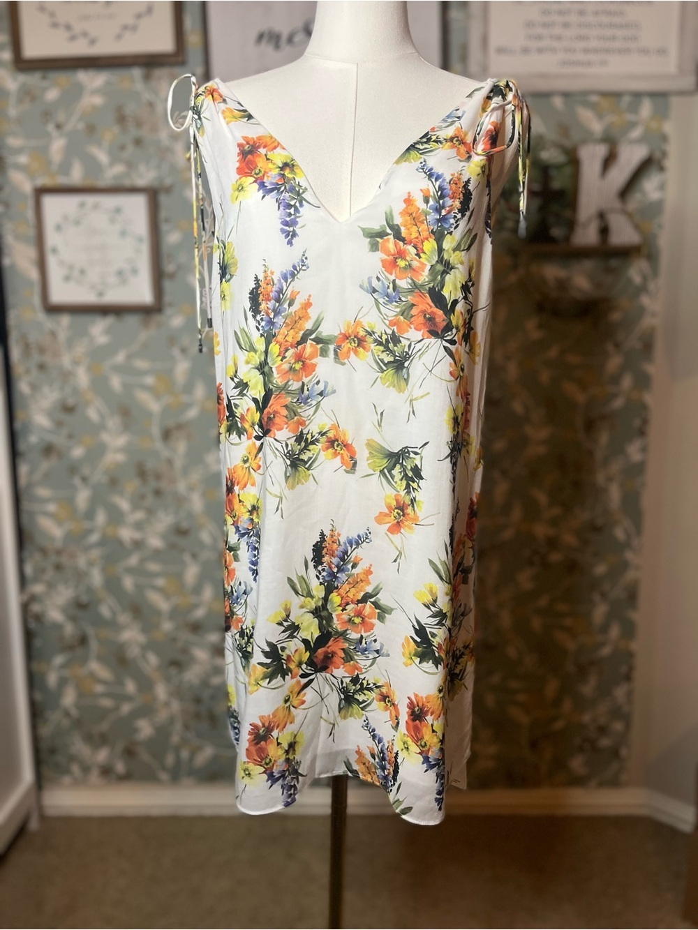 Haute Hippie Dress White Floral Sleeveless Mini Size 2
